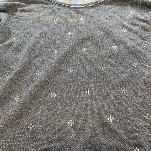 2 for $12 ⚜️ Aerie Grey Knit Pullover Top with Rhinestones Size Medium - Picture 3 of 5